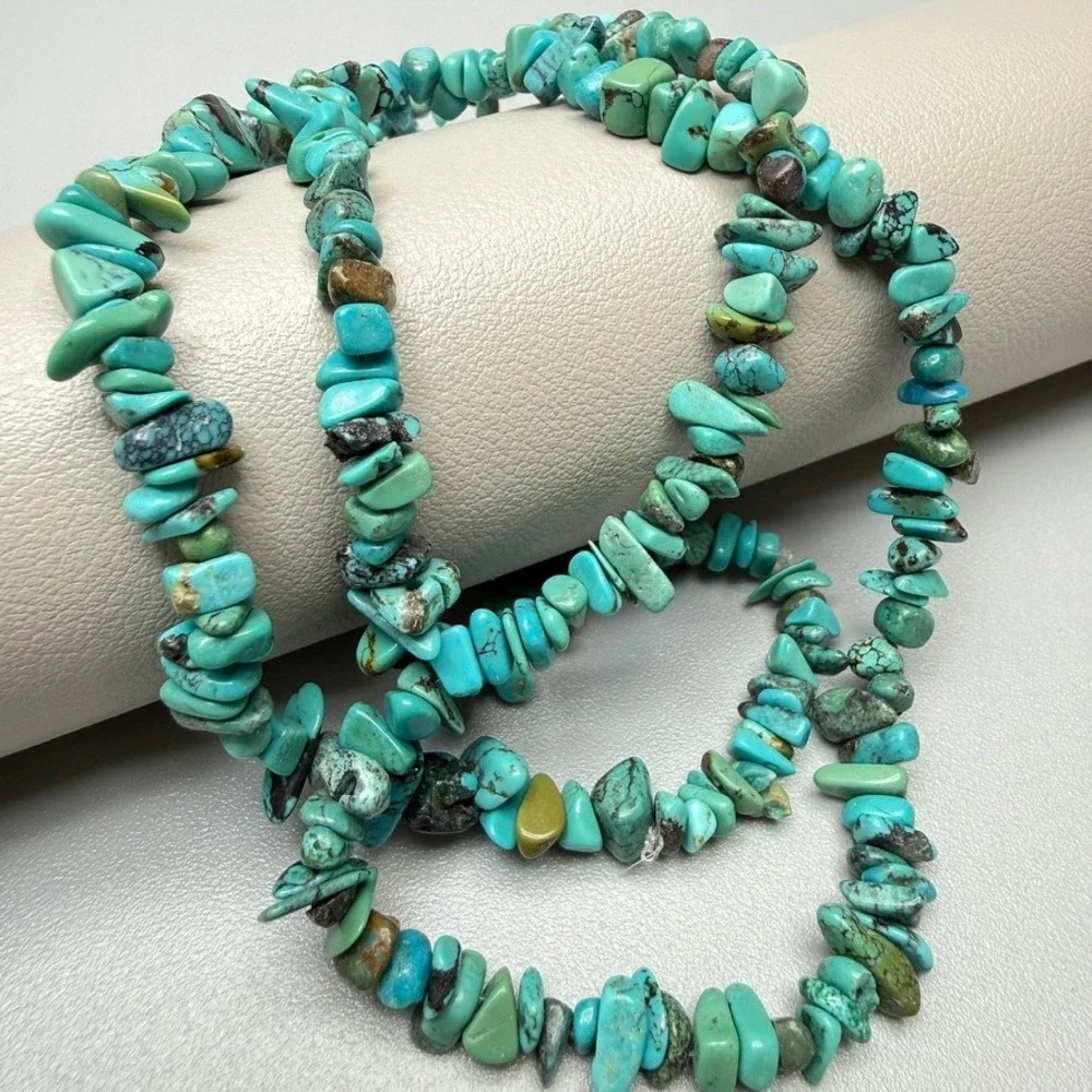 Blue Dyed Howlite Chip Bead Necklace 24